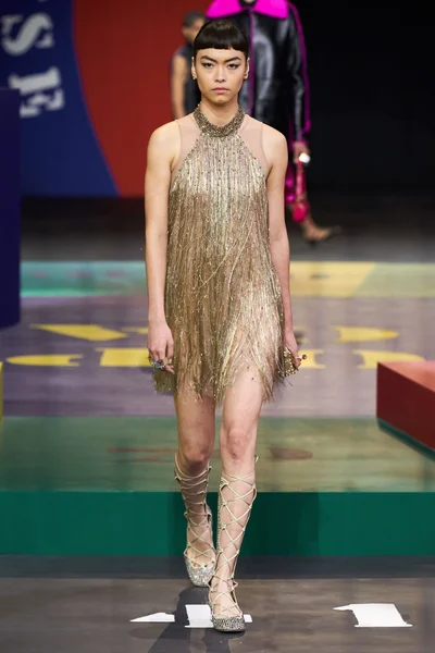 Look 74